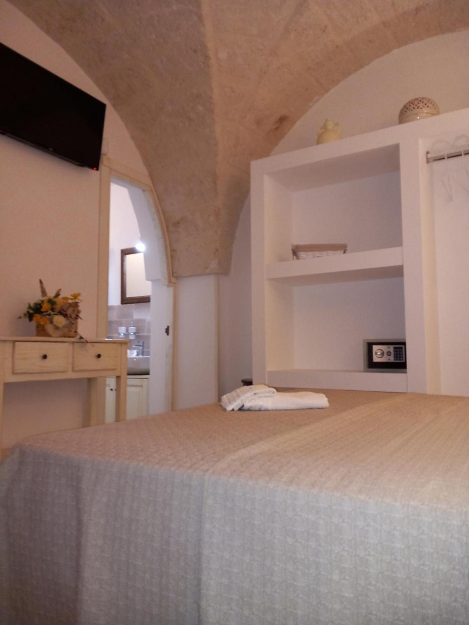 Antica Via Roma B&B E Relax Монтальбано Номер фото