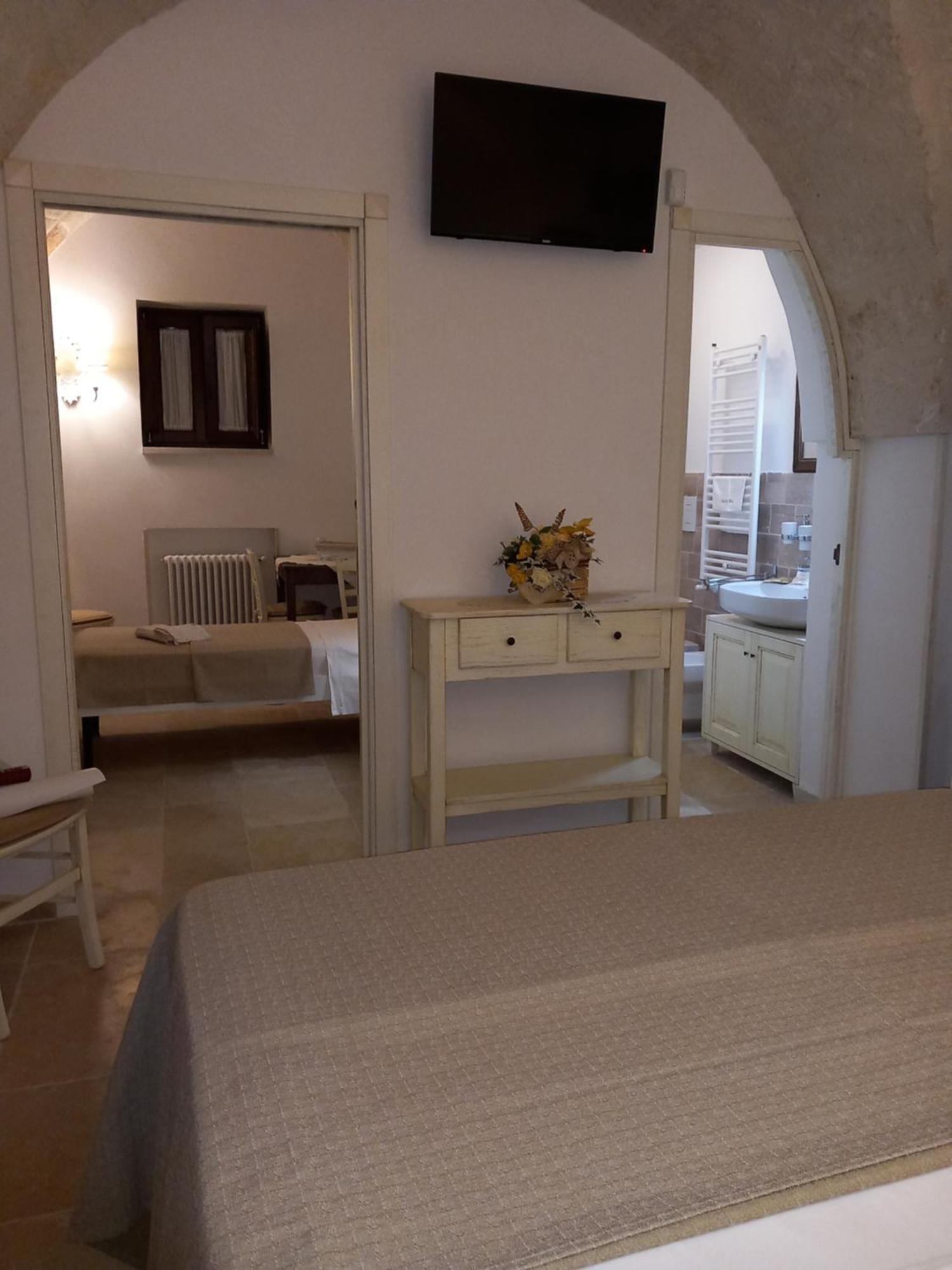 Antica Via Roma B&B E Relax Монтальбано Номер фото